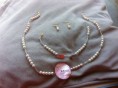 PARURE NACRE ROSE PALE existe aussi en marron-mordoré turquoise, verte, bleue....